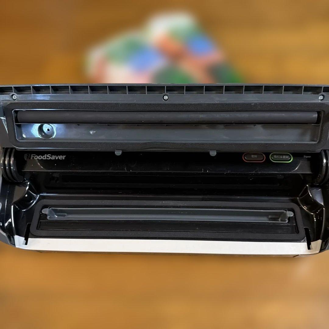 FoodSaver 真空パック機 FM2000-040 黒　ジッパーバッグつきの写真2枚目