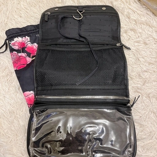 Victoria's Secret メイクポーチ 巾着 セットの写真2枚目
