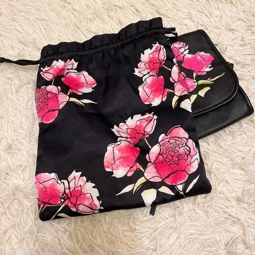 Victoria's Secret メイクポーチ 巾着 セットの写真4枚目