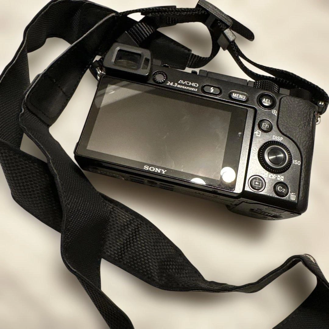 ジャンク品 SONY ミラーレス一眼カメラ 本体 α6000の写真3枚目