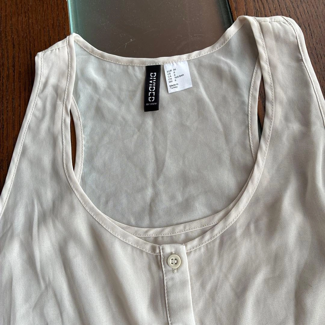 DIVIDED by H&M ノースリーブ トップスの写真3枚目