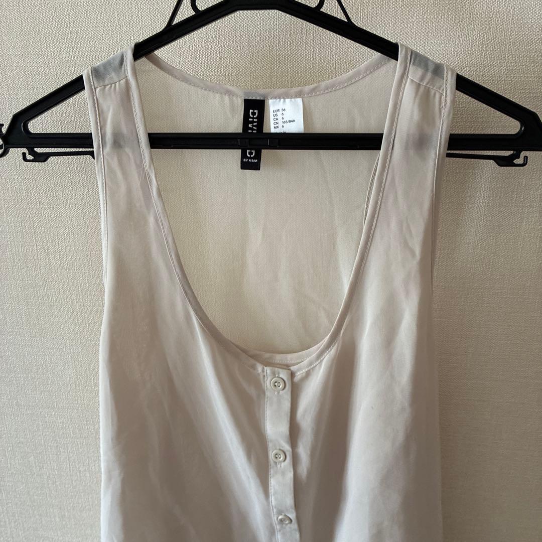 DIVIDED by H&M ノースリーブ　トップスの写真9枚目