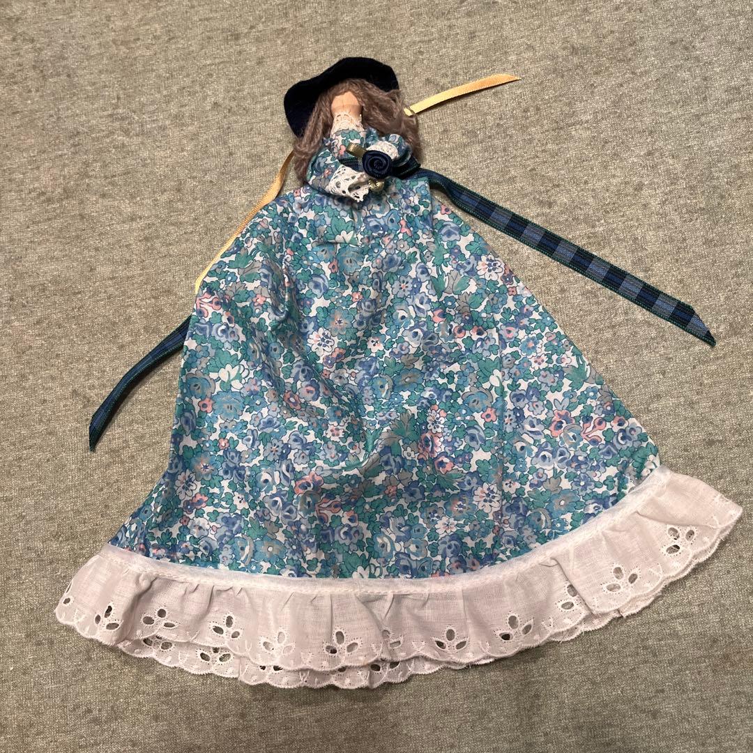 ハンドメイド　ペグドール　リバティープリントの写真4枚目