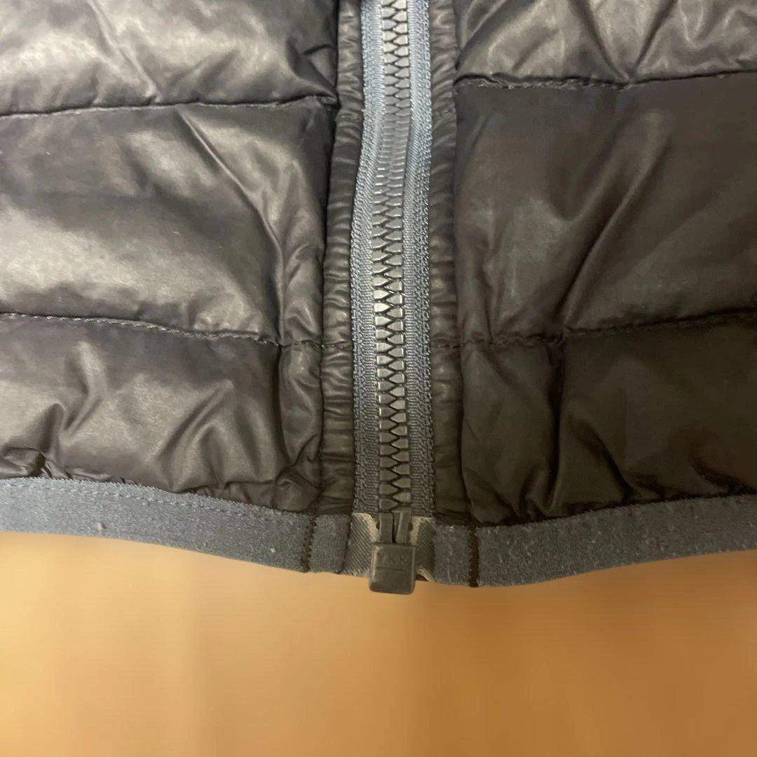 【Under Armour】ダウンコート 黒フード付き 130cmの写真4枚目