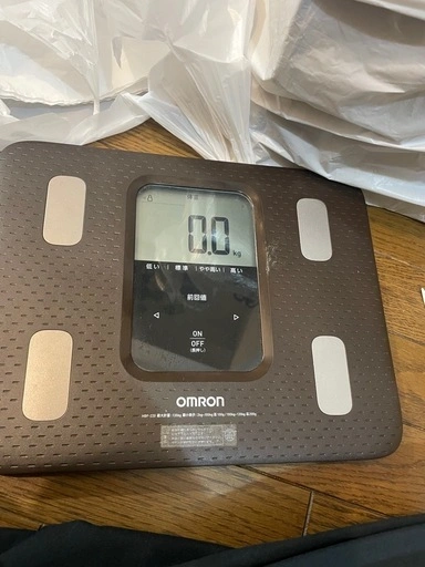 OMRON 体脂肪計 HBF-220