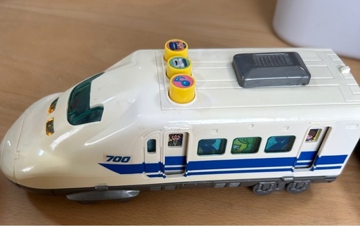 ミニカーと新幹線、飛行機のセットの写真2枚目