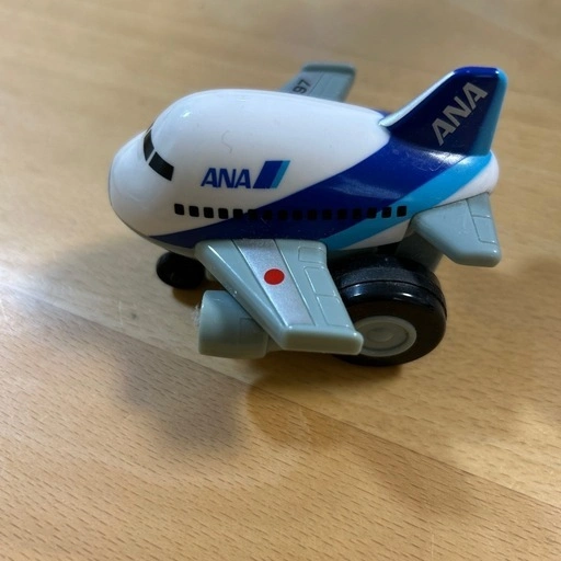ミニカーと新幹線、飛行機のセットの写真3枚目
