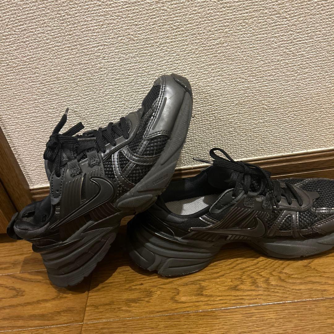 NIKE V2K RUN ブラック 23.0の写真3枚目