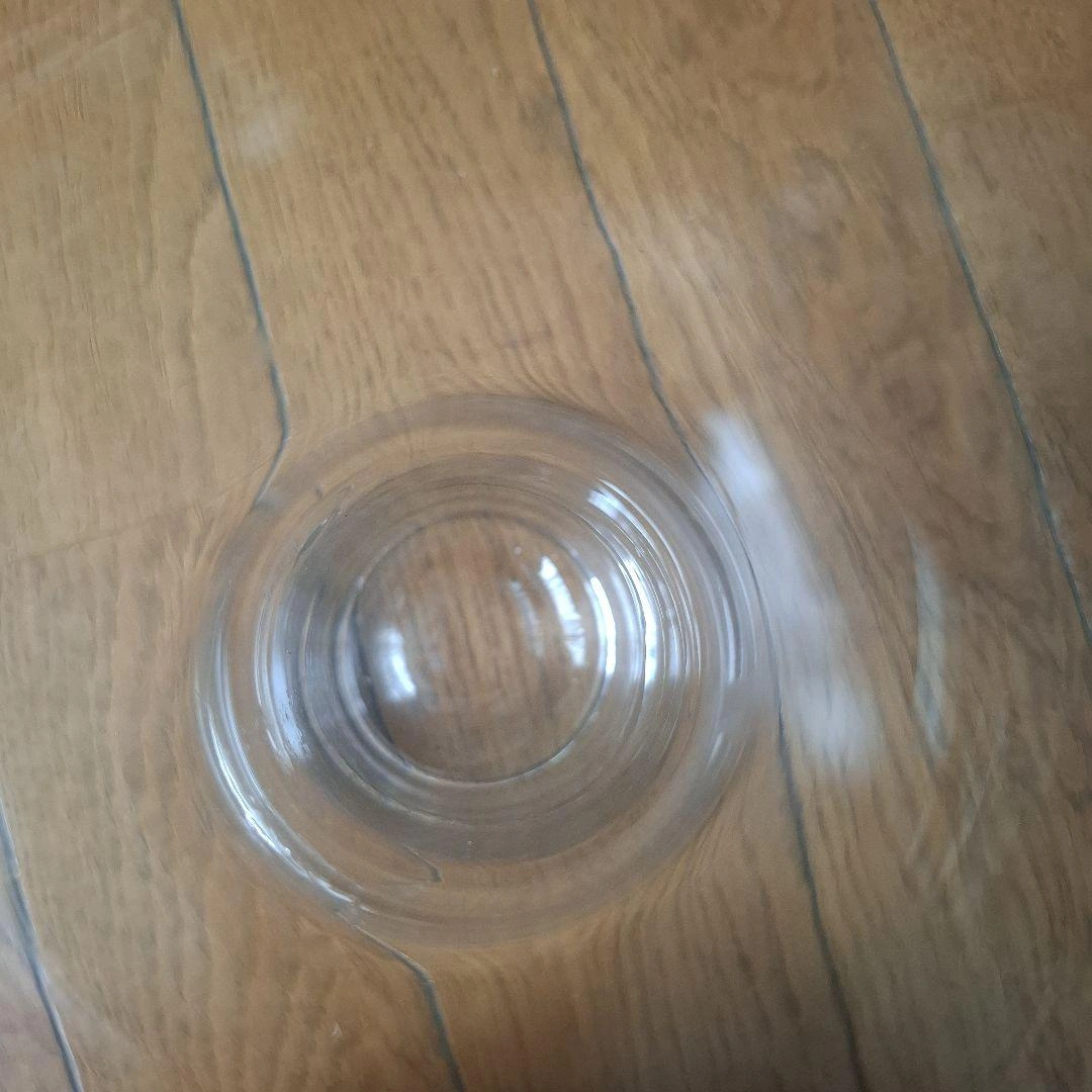 ガラス製 フラワーベース 花瓶の写真3枚目