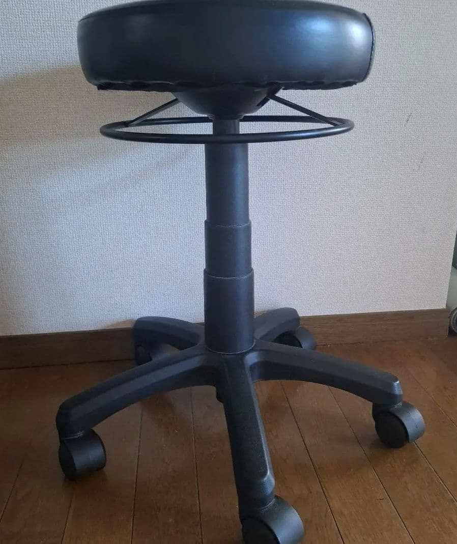キャスター付き昇降スツール ブラック