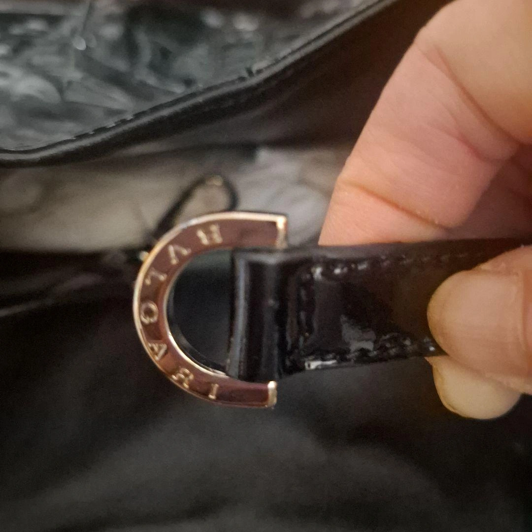 BVLGARI エナメル ショルダーバッグ ブラックの写真6枚目