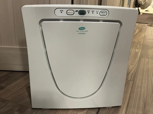 ツインバードのマイナスイオン発生空気清浄機「AC-D358