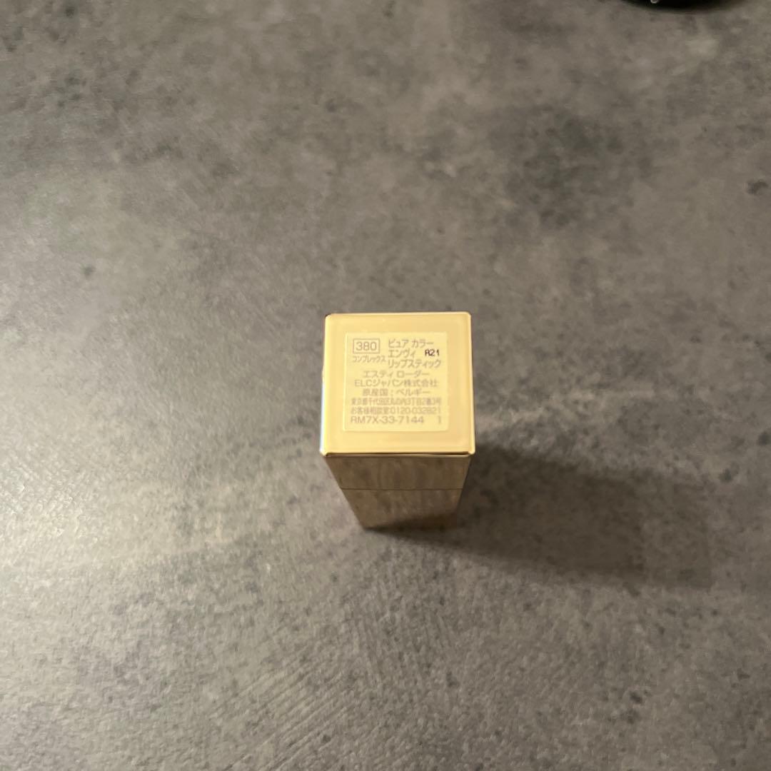 新品・未使用★ ESTEE LAUDER リップの写真2枚目