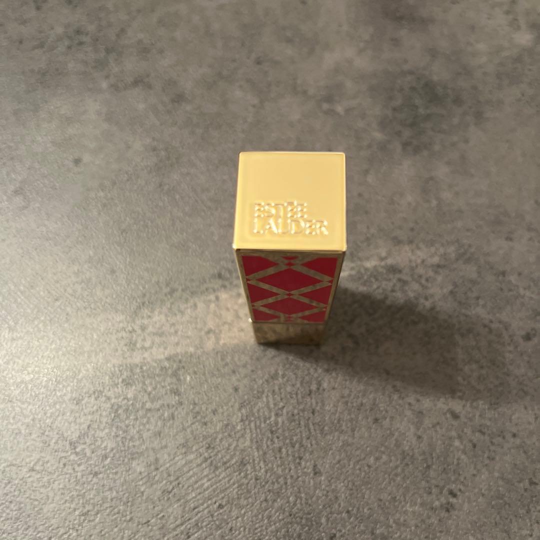 新品・未使用★ ESTEE LAUDER リップの写真3枚目