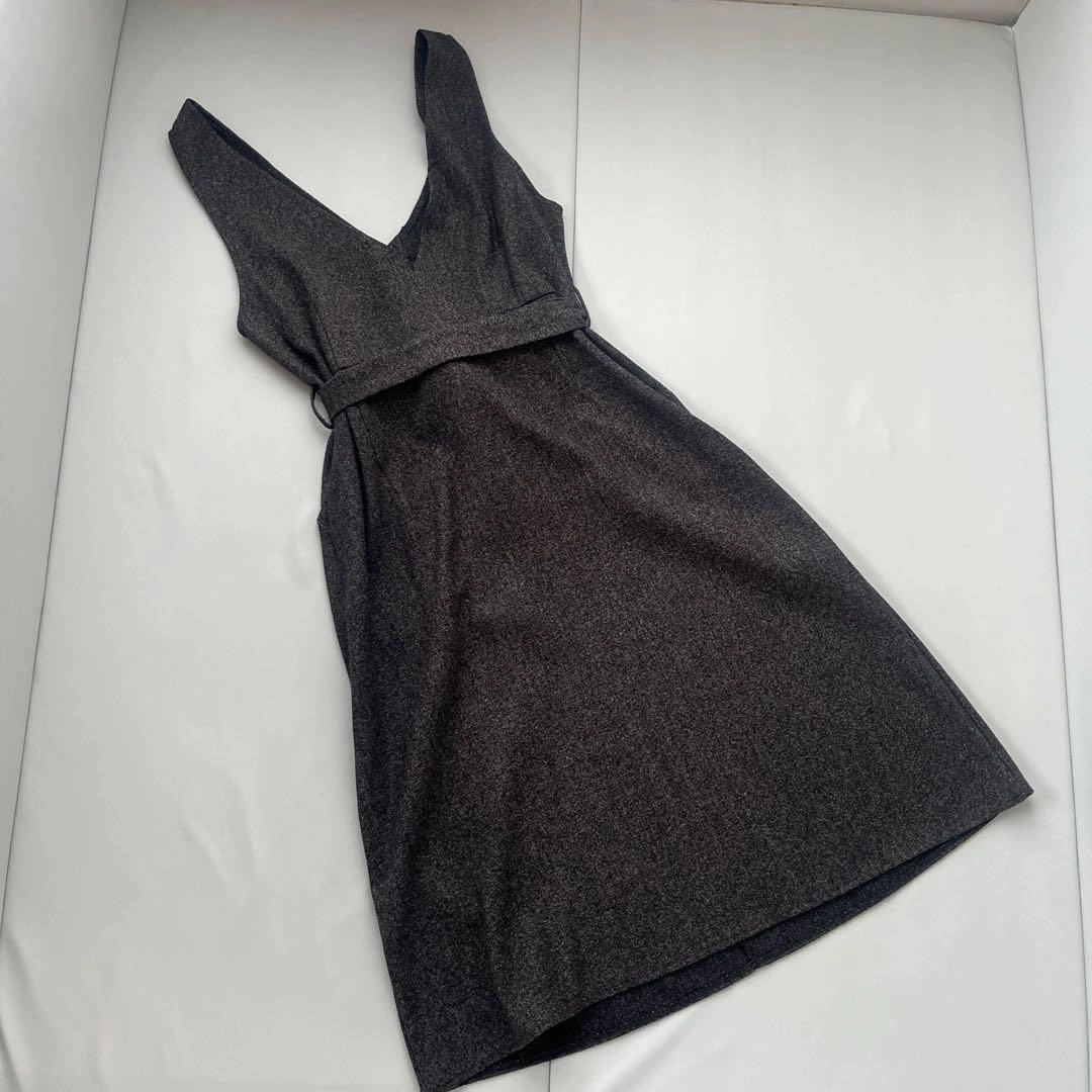 【美品】Vネック ジャンパースカート チャコールグレー Mの写真2枚目