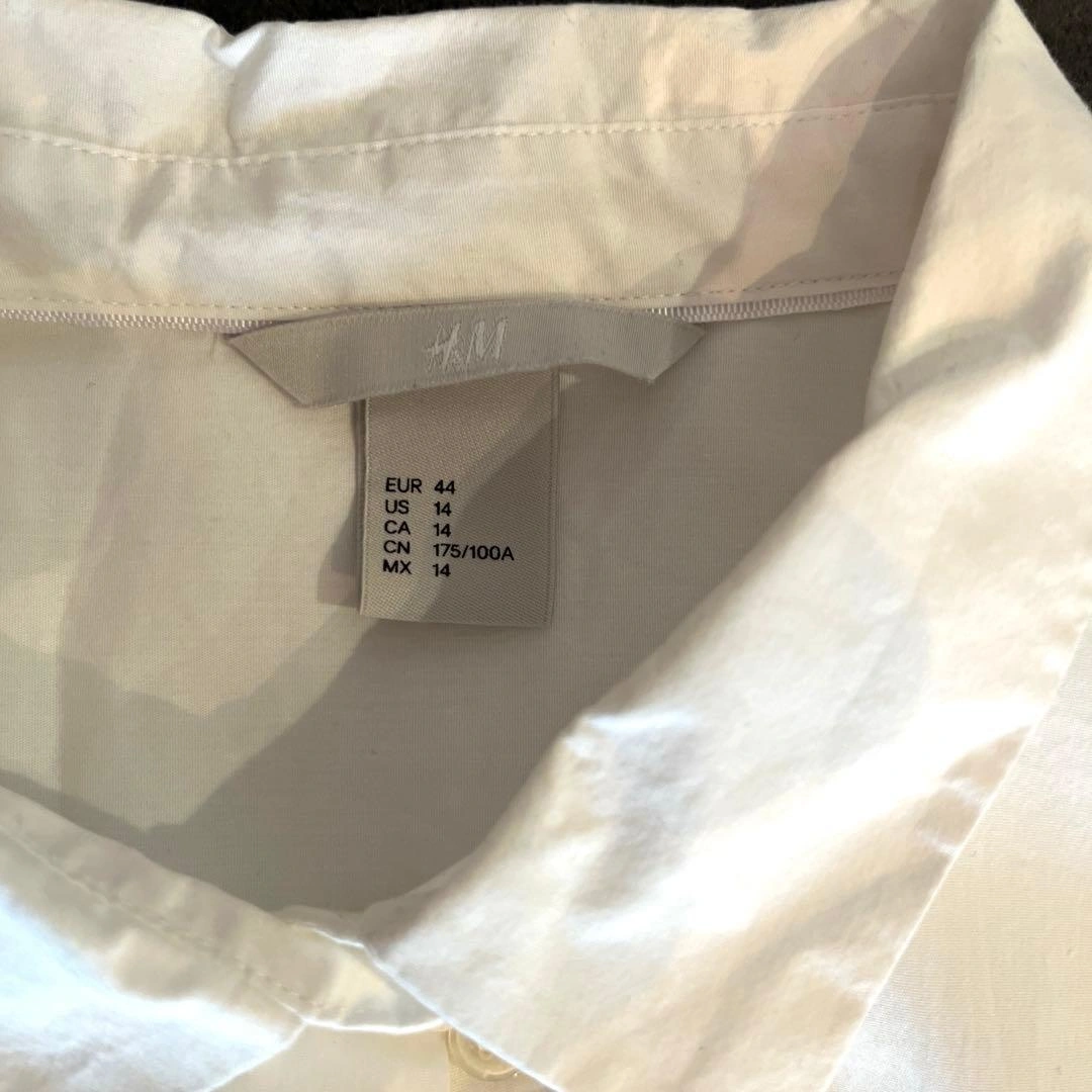【美品】H&M 長袖シャツ ホワイトシャツ ブラウス EUR44の写真2枚目