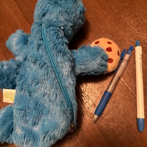 【売ります】クッキーモンスターペンケースとペンセットの写真3枚目