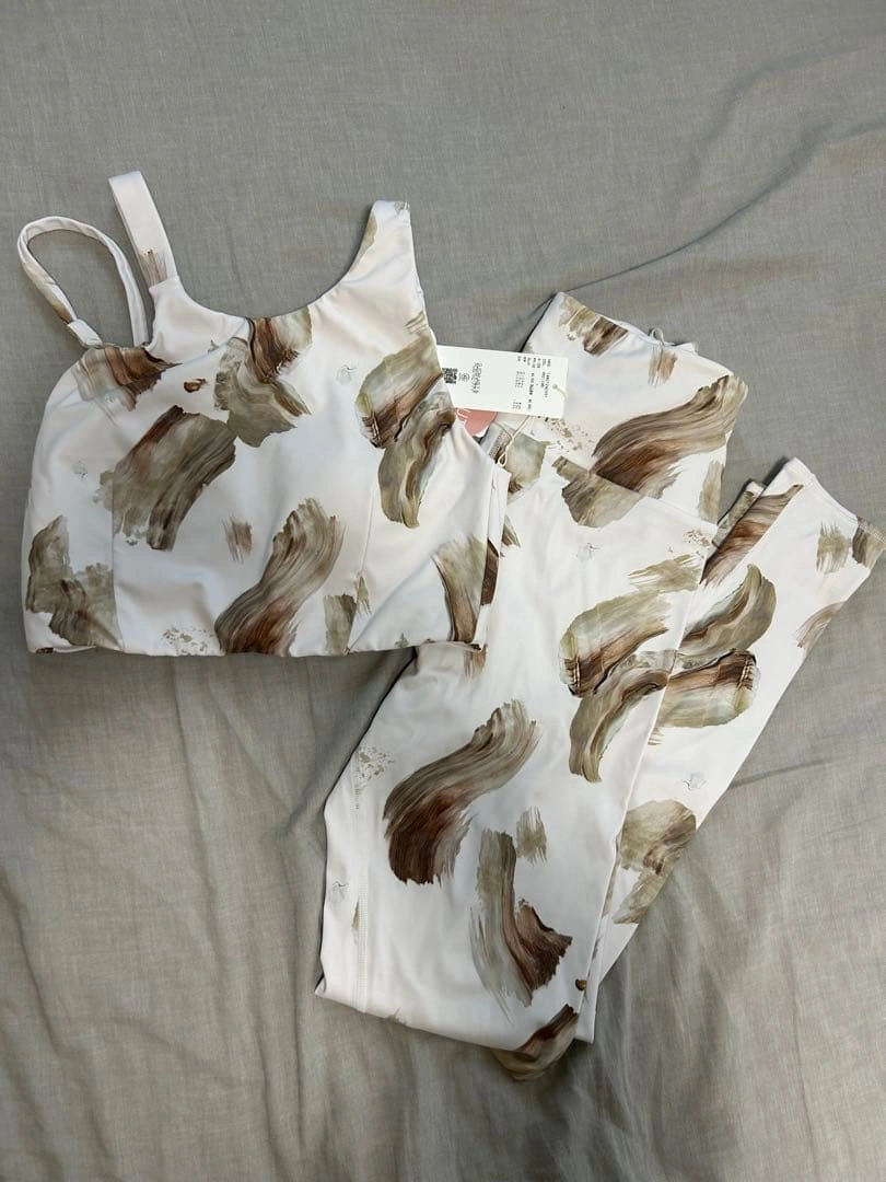emmi ヨガウェア ブラトップ パンツ セットアップ新品