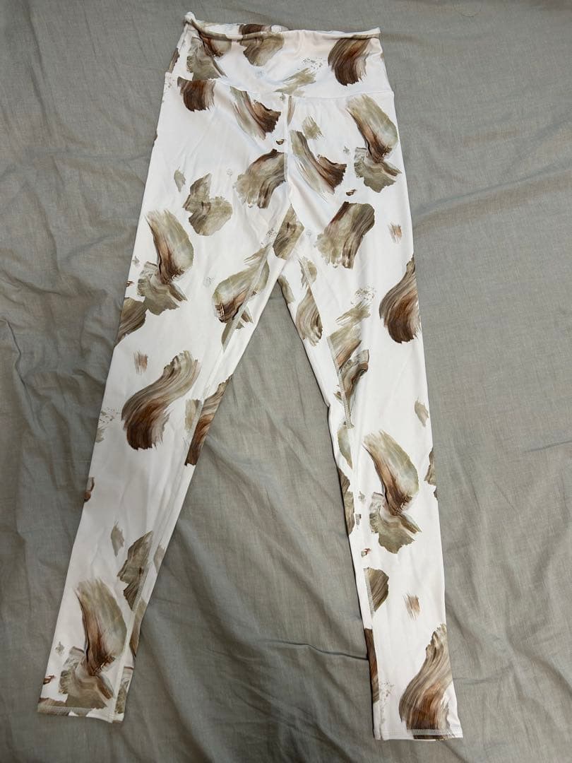 emmi ヨガウェア ブラトップ パンツ セットアップ新品の写真4枚目