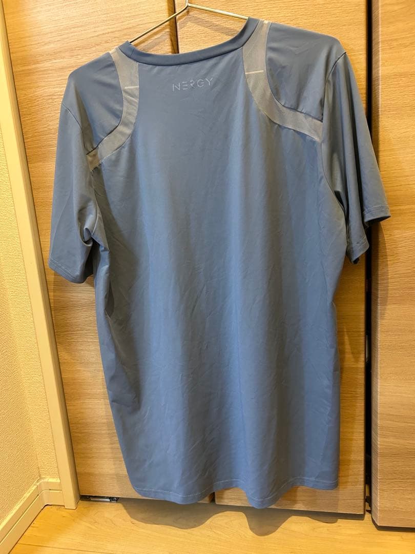 NERGY 半袖トレーニングシャツ ブルーの写真2枚目