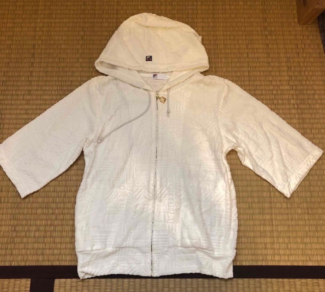 FILA フード付きホワイトパーカー M