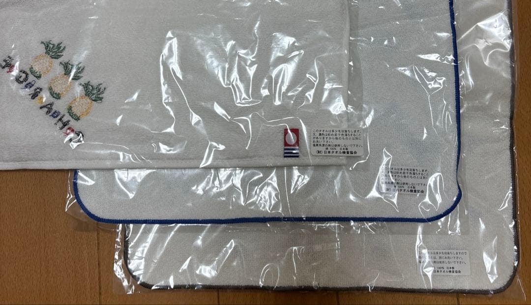 charge 新品　未開封　タオルハンカチセット　日本製の写真2枚目