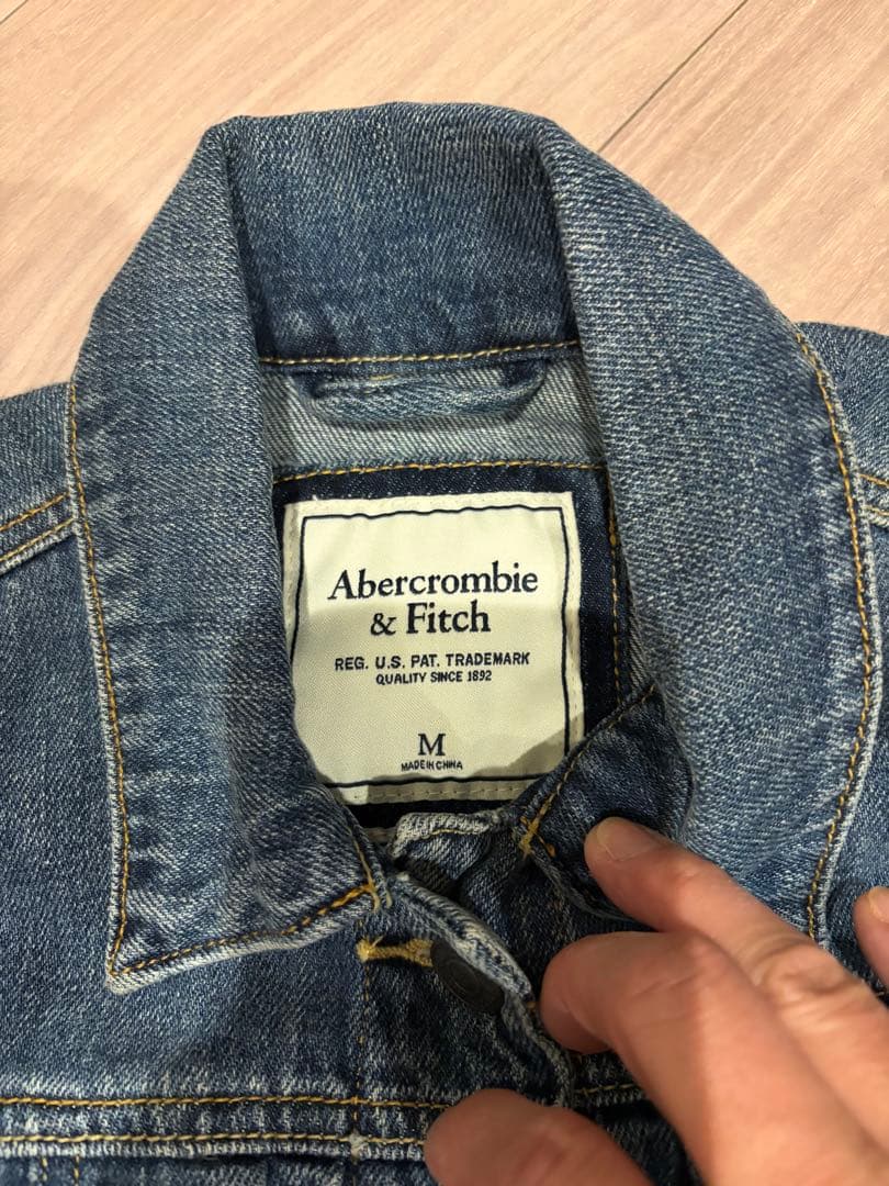 美品Abercrombie & Fitch デニムジャケット Mの写真2枚目
