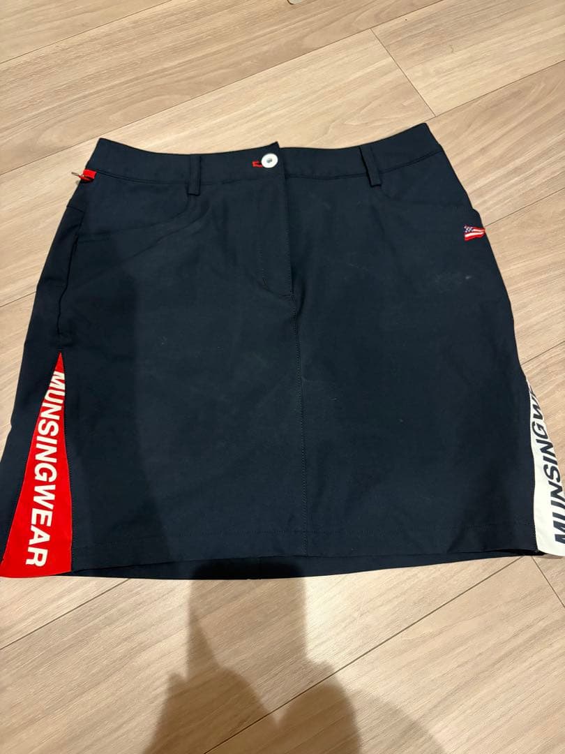 数回使用Munsingwear レディース ゴルフスカート ネイビー9