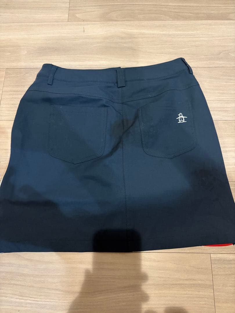 数回使用Munsingwear レディース ゴルフスカート ネイビー9の写真2枚目