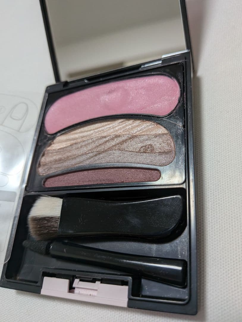 AUBE オーブ ブラシひと塗りシャドウN18 プラム系 アイシャドウの写真2枚目