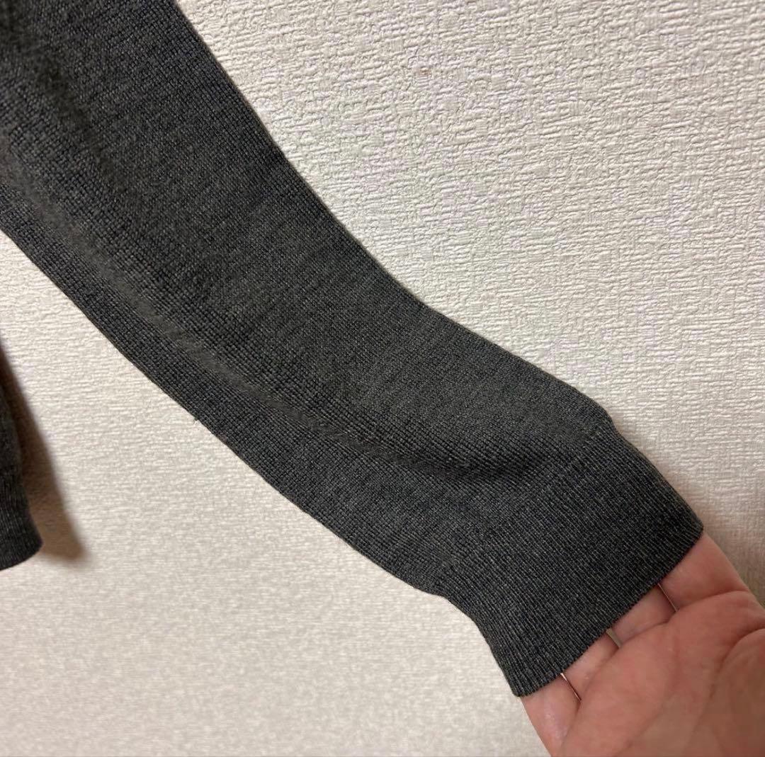 UNIQLOユニクロ　ダークグレー タートルネックニット 長袖　Mの写真4枚目