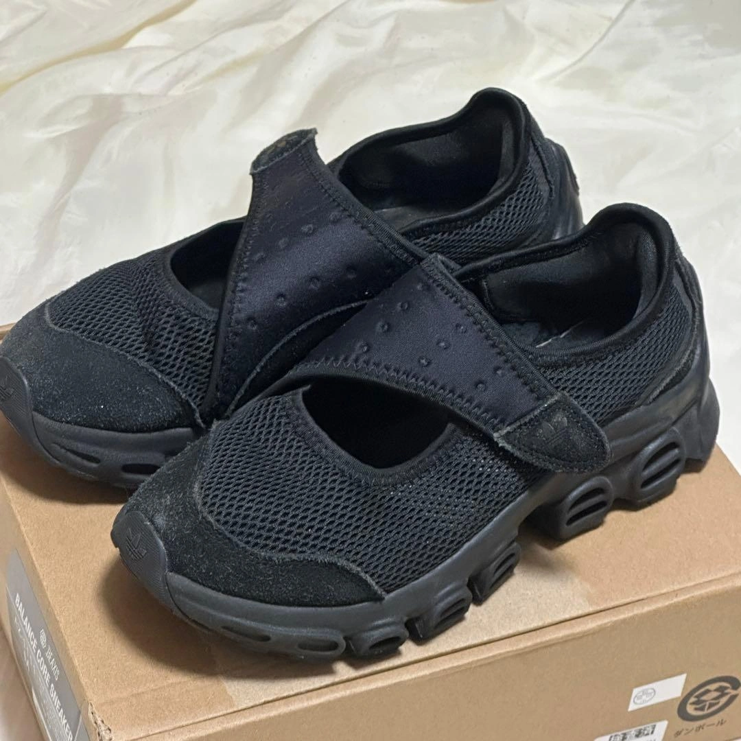 adidasの写真2枚目