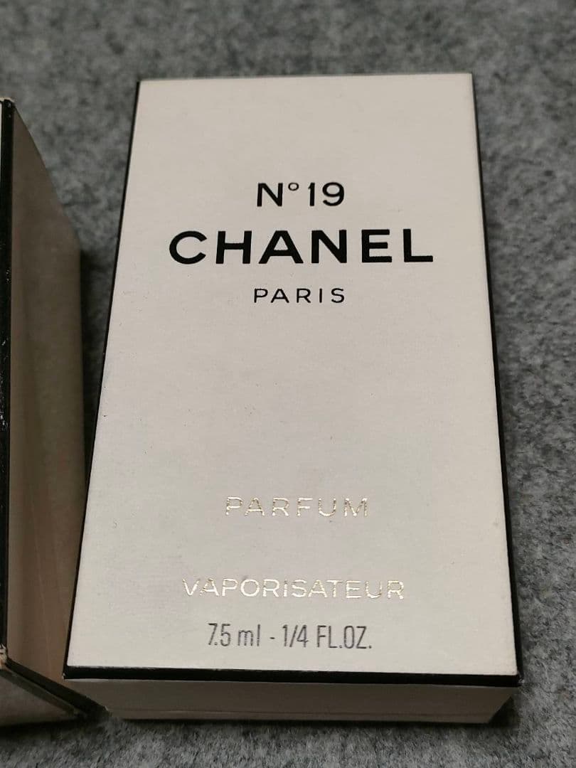 ほぼ未使用シャネル ヴィンテージ香水 3点セット N°5 /N°19CHANELの写真10枚目