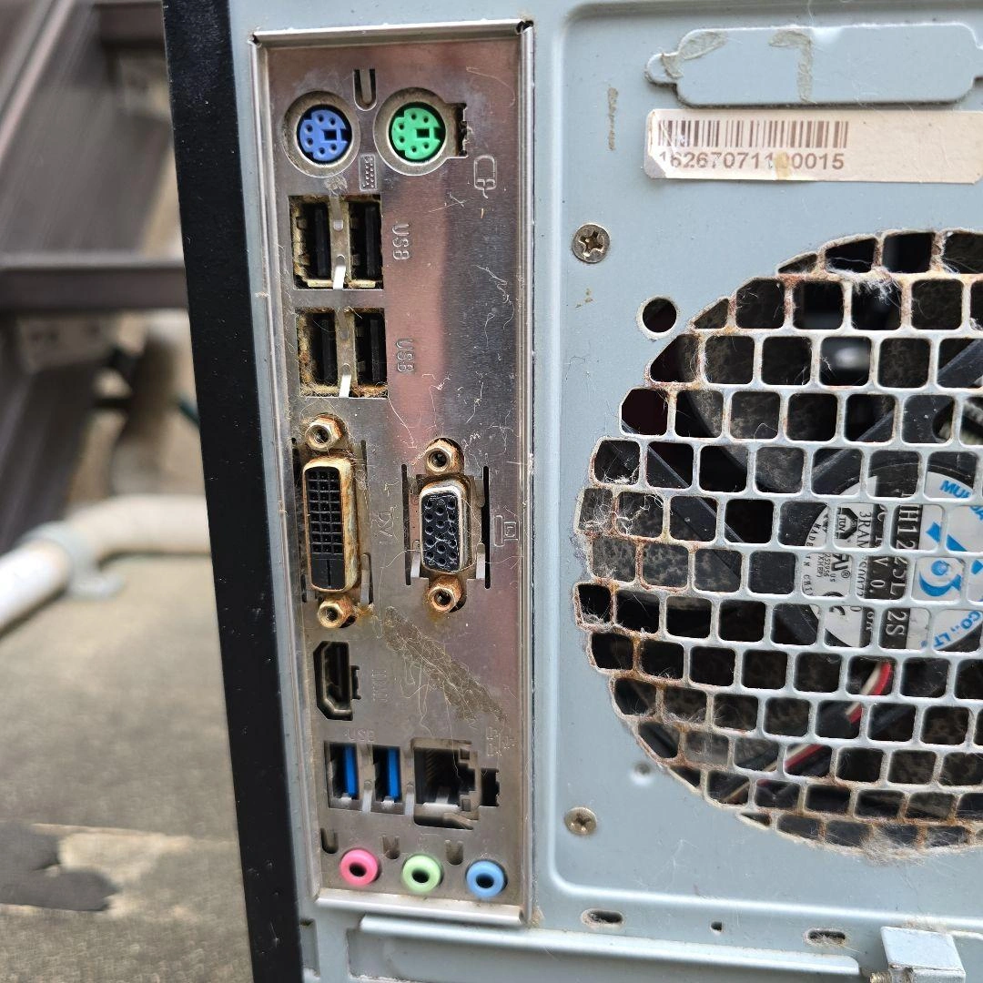 ジャンク・部品取り用 ドスパラ Diginnos デスクトップPC 詳細未確認の写真3枚目