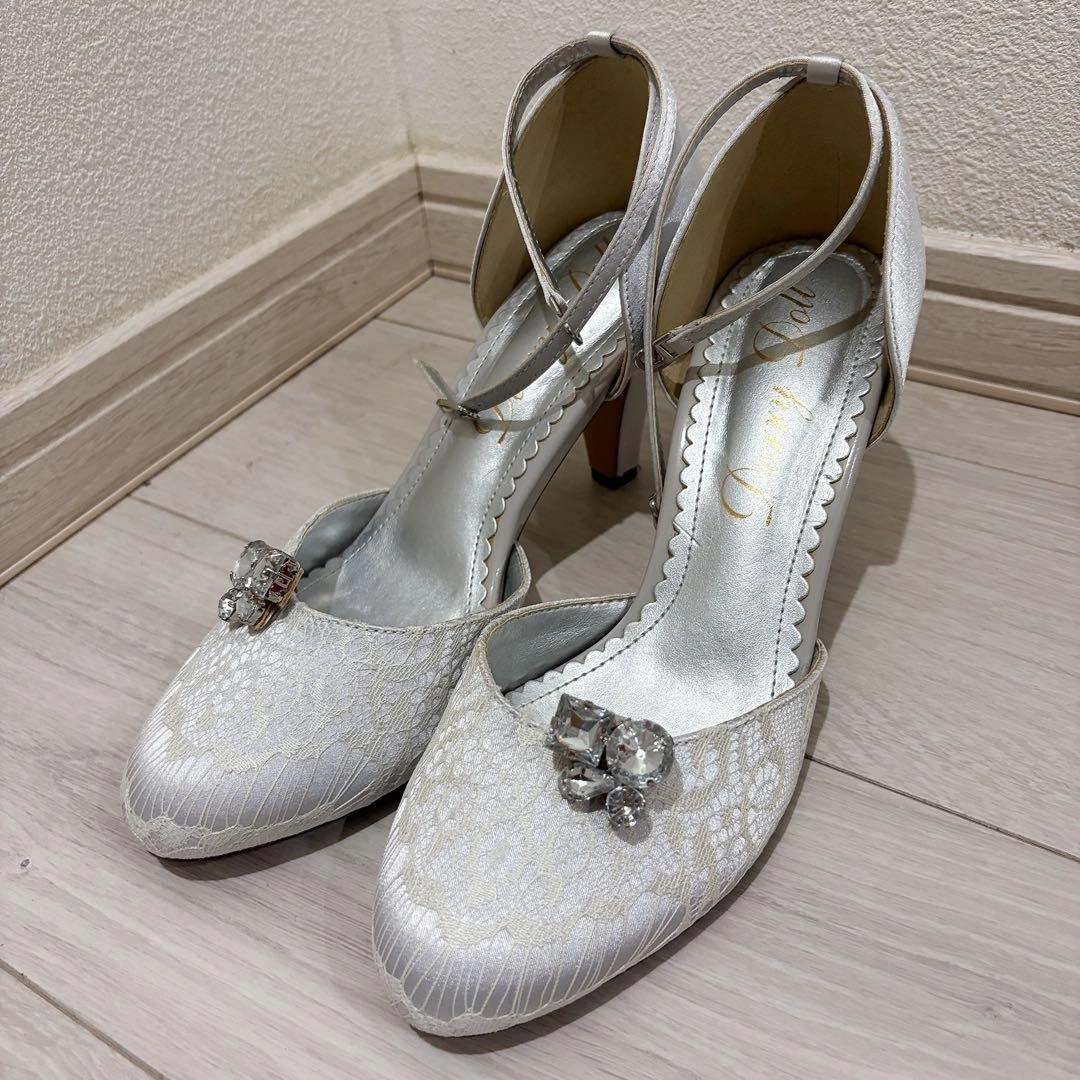【美品】【結婚式パーティー】Dolly Doll レースパンプス 宝石シルバーの写真2枚目