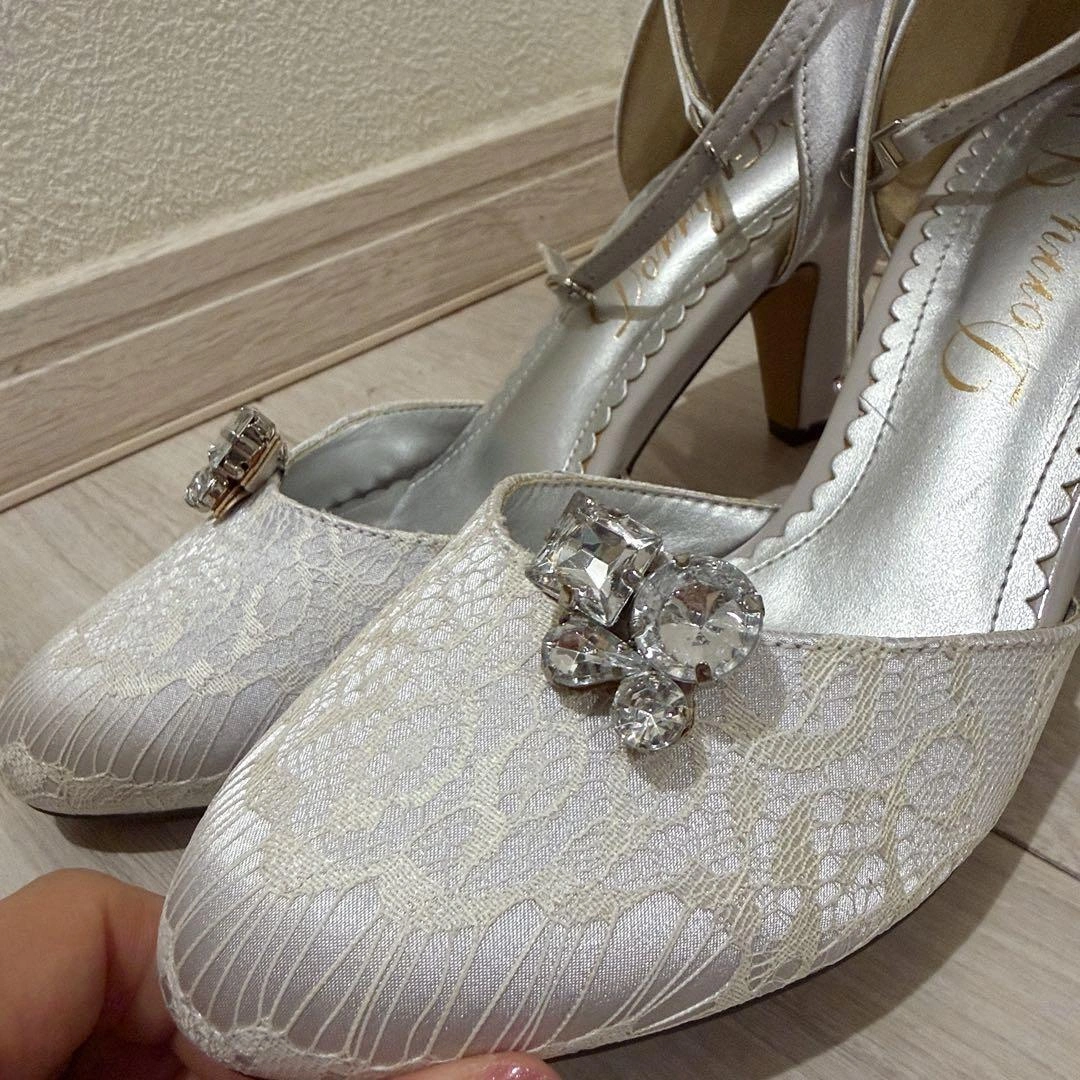 【美品】【結婚式パーティー】Dolly Doll レースパンプス 宝石シルバーの写真3枚目