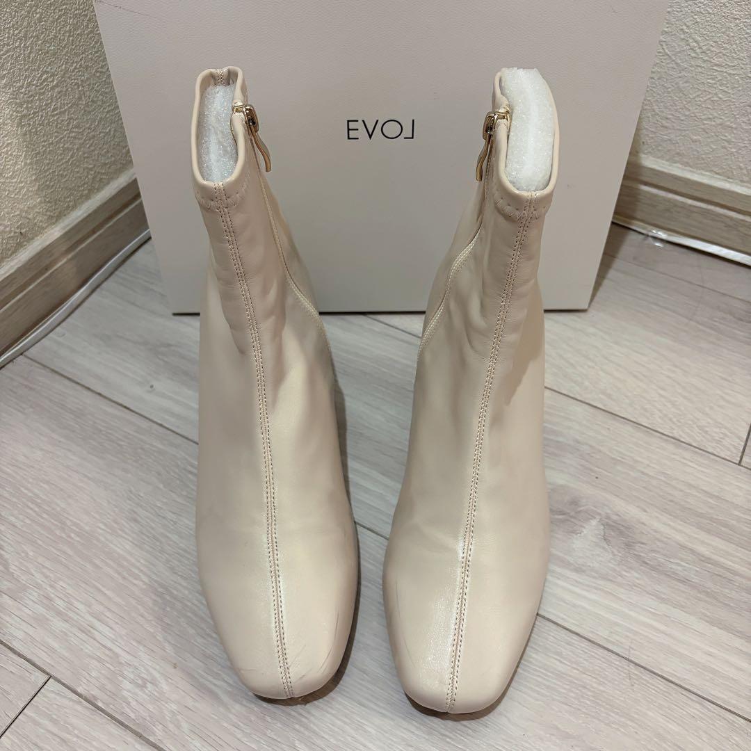 【美品】EVOL ショートブーツ アイボリー　Lサイズの写真3枚目