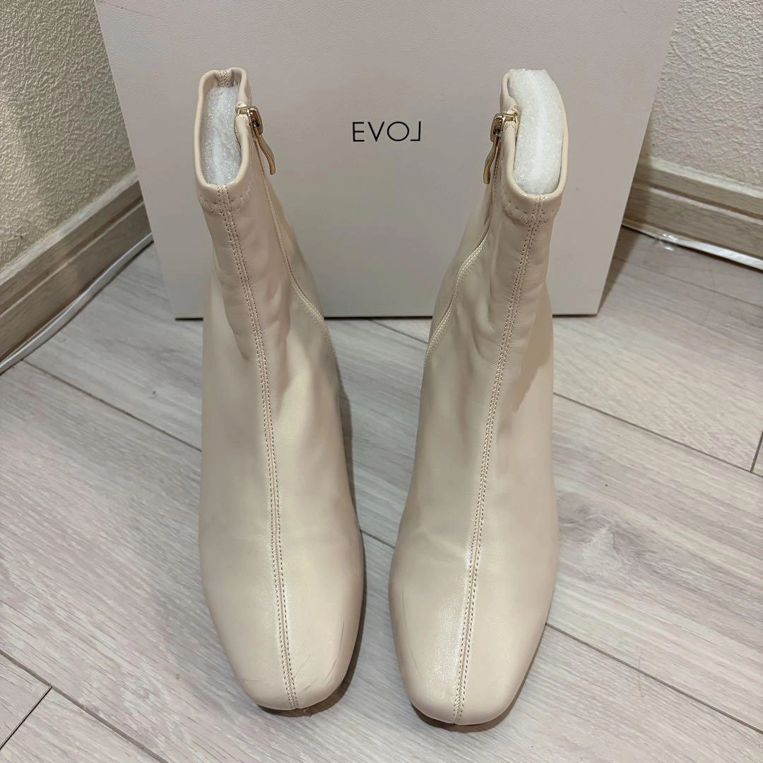 【美品】EVOL ショートブーツ アイボリー Lサイズの写真3枚目