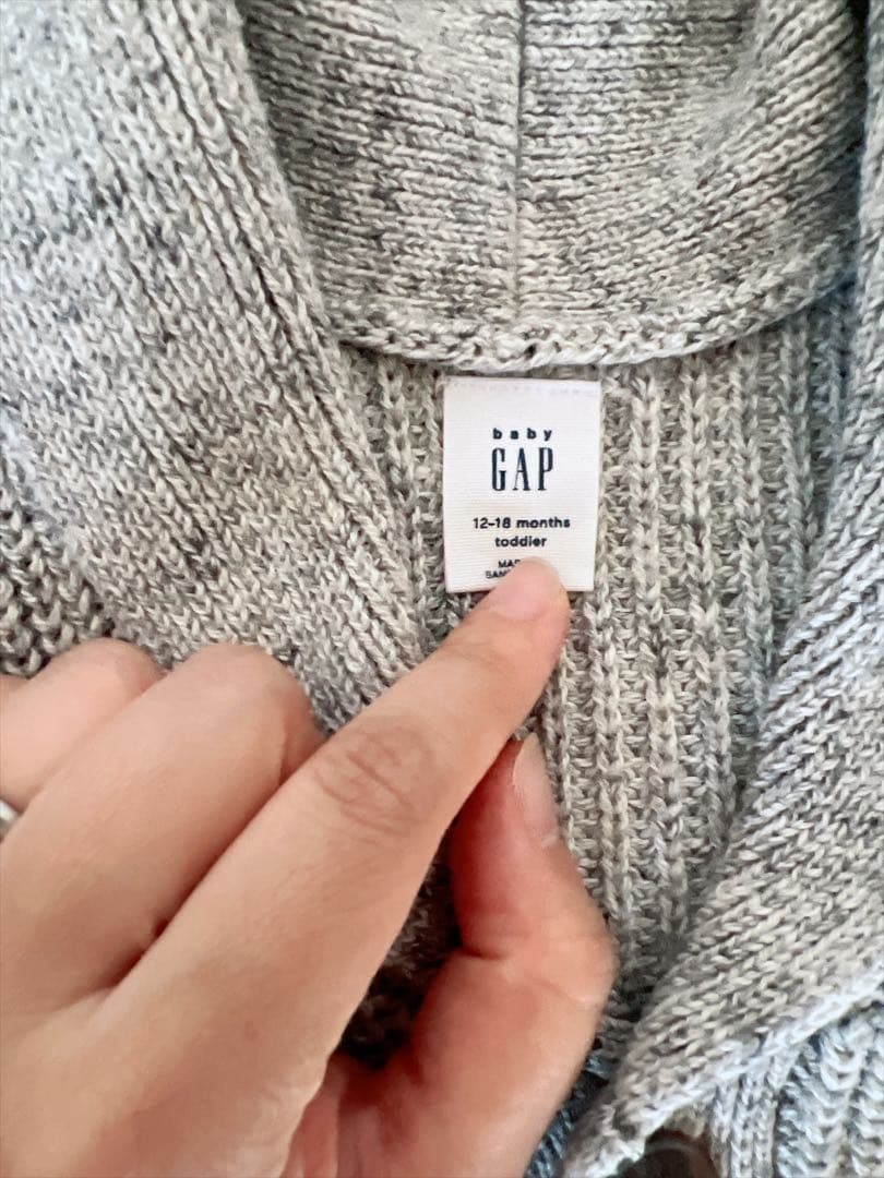 新品あり　baby GAP カーディガン デニムパンツ セットの写真2枚目