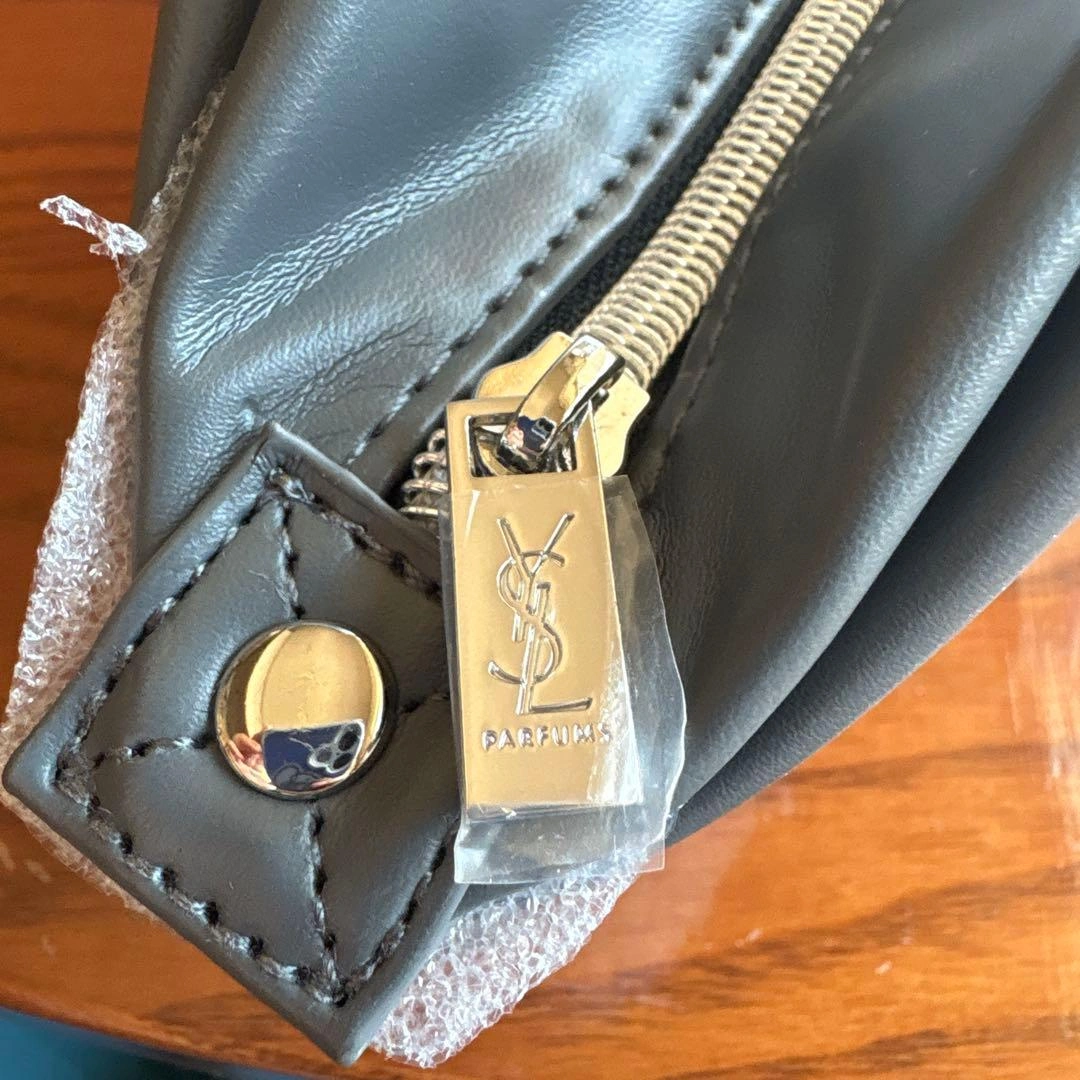 最安値!YVES SAINT LAURENT サンローラン ポーチ(大)の写真10枚目