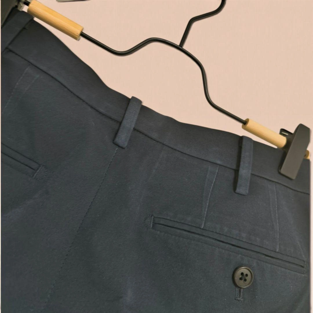 UNIQLO スラックス パンツ ブラック 79cmの写真2枚目