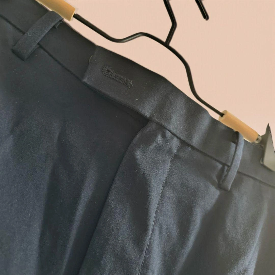 UNIQLO スラックス パンツ ブラック 79cmの写真5枚目