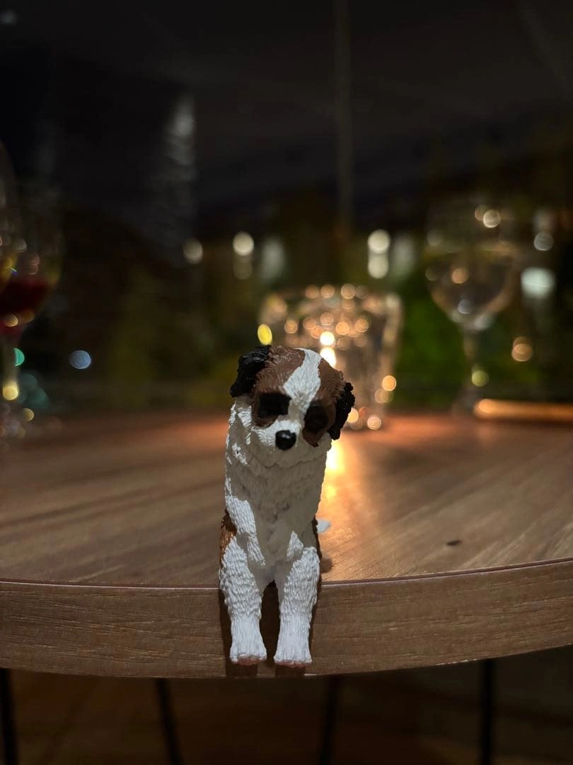 犬のフィギュア セントバーナード 茶色と白 約10cm カプセルトイガチャガチャ