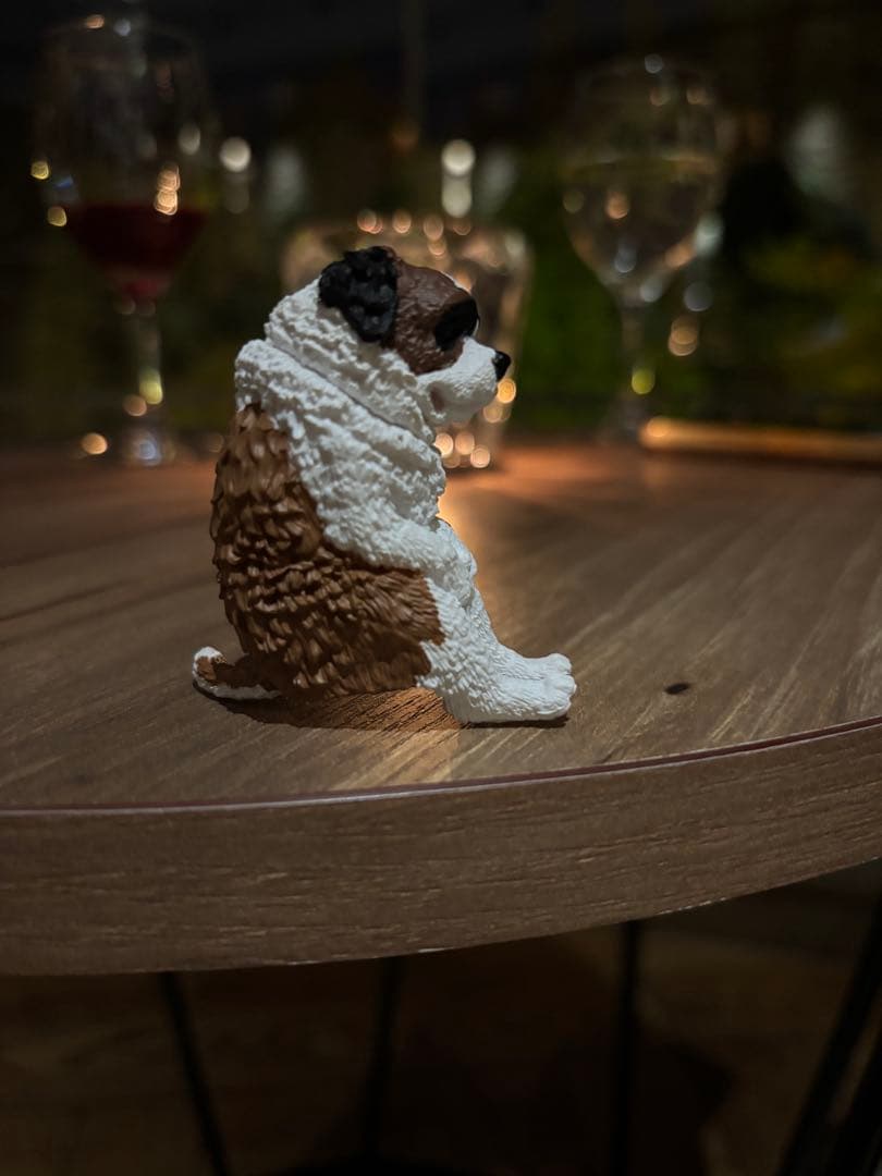 犬のフィギュア セントバーナード　茶色と白 約10cm カプセルトイガチャガチャの写真3枚目