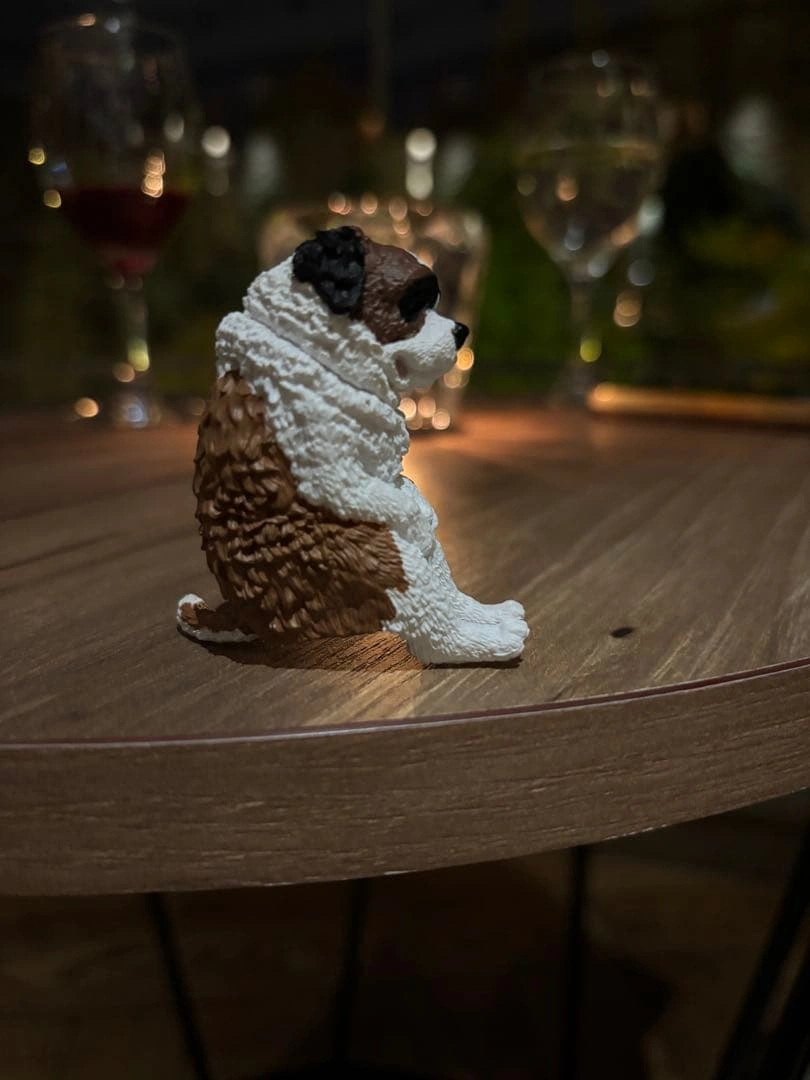 犬のフィギュア セントバーナード 茶色と白 約10cm カプセルトイガチャガチャの写真3枚目