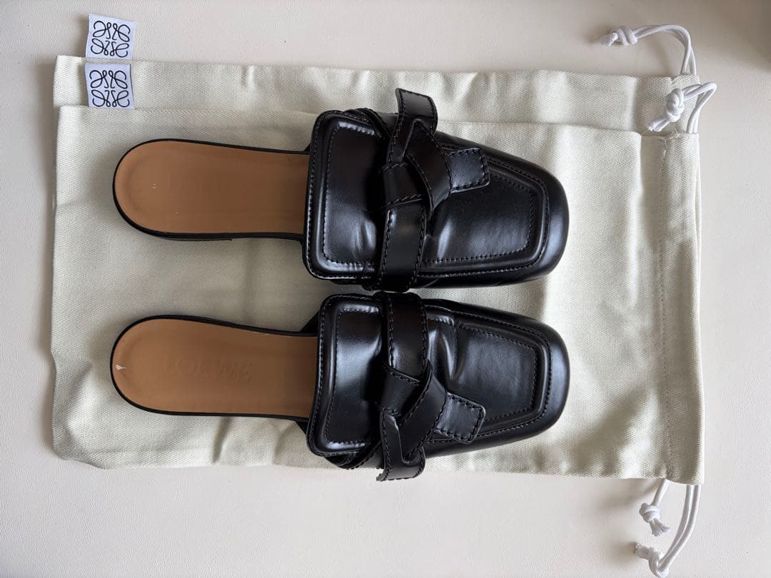 LOEWE ロエベ　ゲート フラットミュール　ブラックの写真3枚目