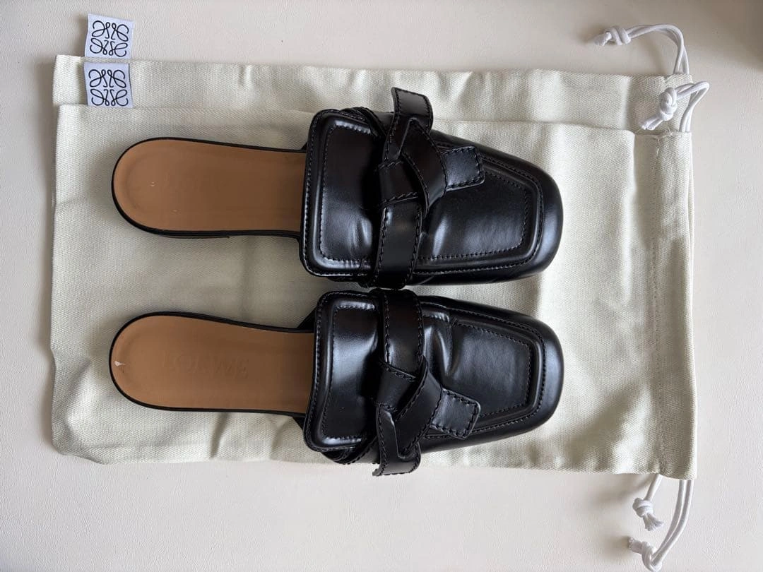 LOEWE ロエベ ゲート フラットミュール ブラックの写真3枚目