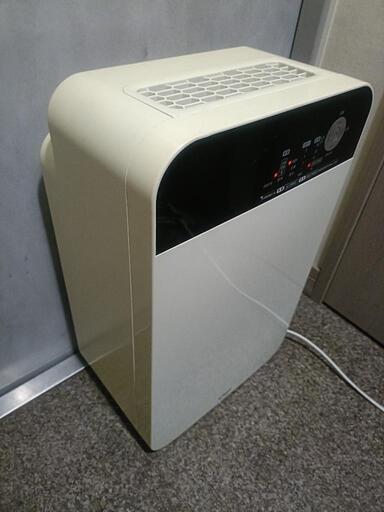 衣類乾燥機efeel コンプレッサー式除湿機 EJC-65本体動作品渋谷区歩4分　除湿乾燥機の写真3枚目