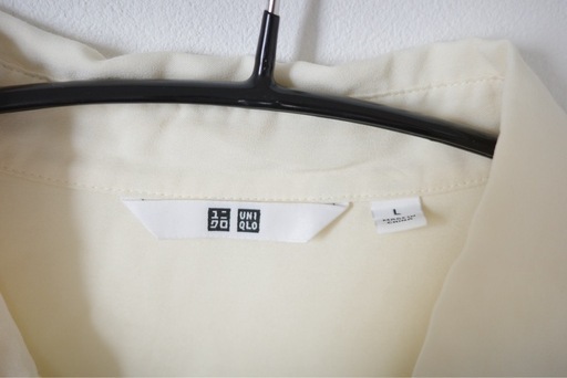 UNIQLO 長袖シャツ オフホワイト Lの写真2枚目