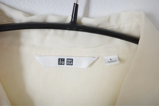 UNIQLO 長袖シャツ オフホワイト Lの写真2枚目
